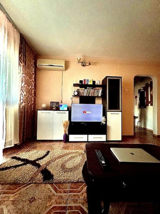 Ap 2 Cam Confortabile - Ab House Яш Екстериор снимка